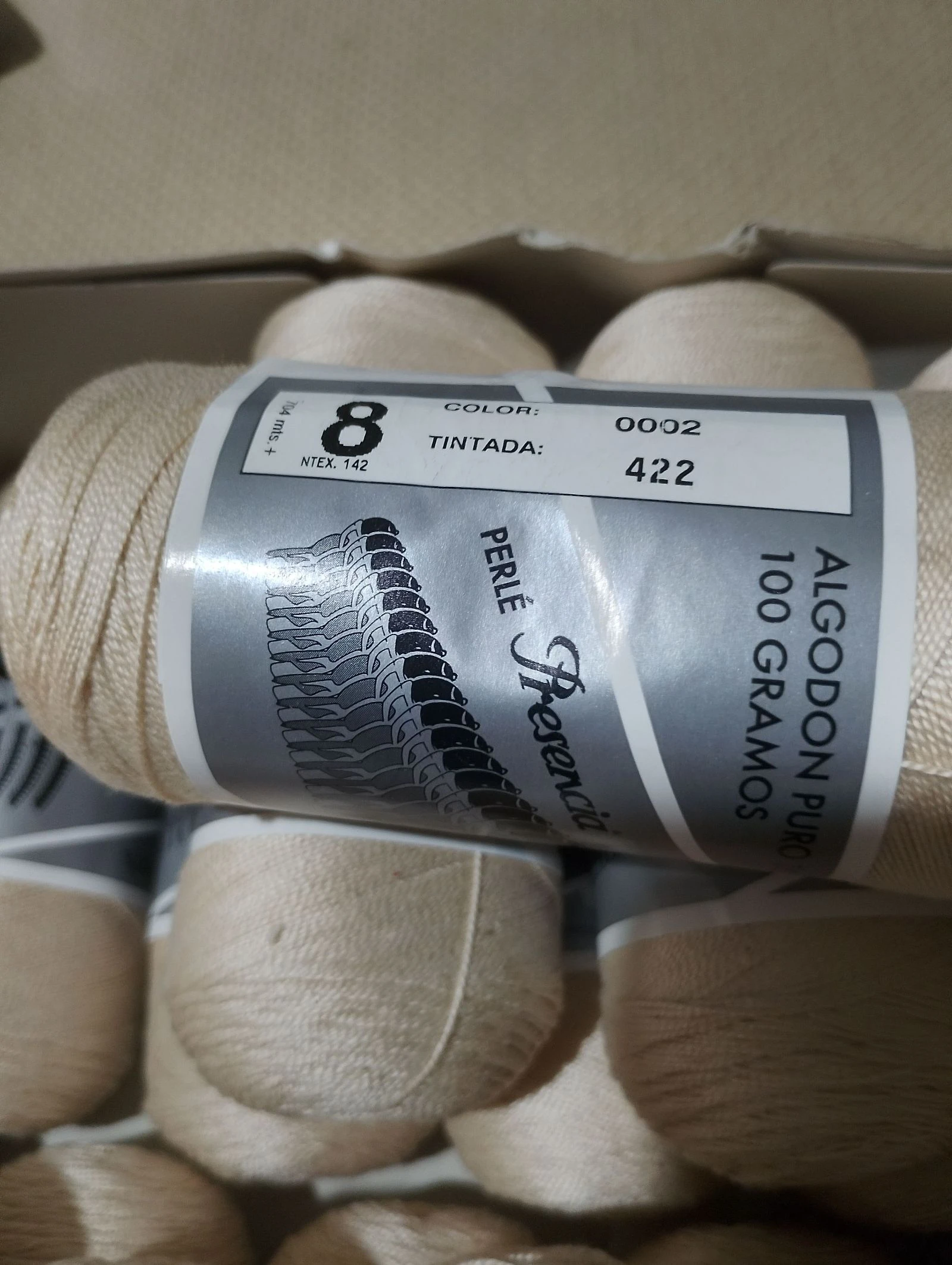Caja de 19 ovillos de hilo de crochet  – photo 2
